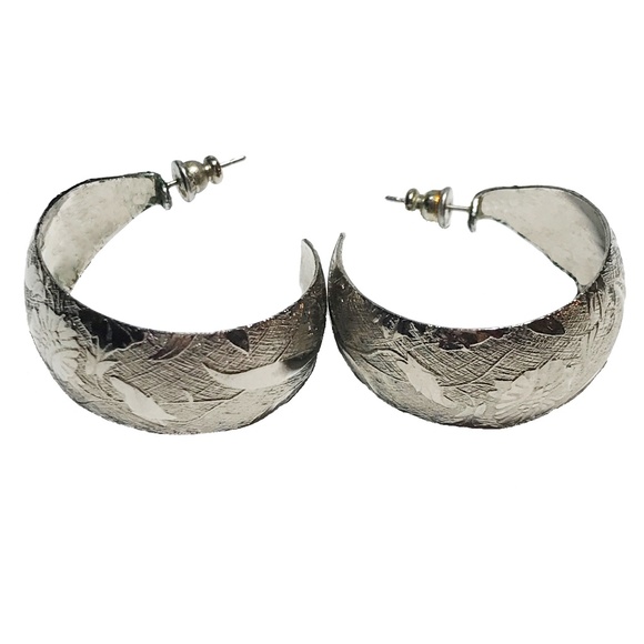 SILVER HOOP EARRINGS - Picture 1 of 1